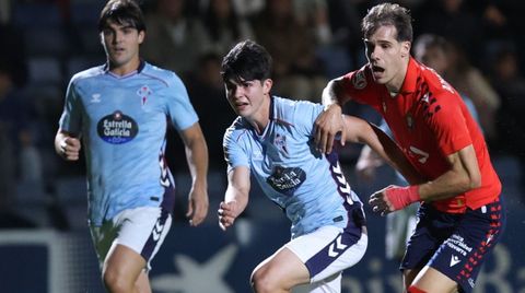 El central pontevedr&eacute;s Anxo Rodr&iacute;guez, en el partido de Tajonar, donde marc&oacute; un excelente gol.