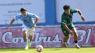Jacobo Folgar se mide en carrera con Tumbeiro en un momento del Viveiro-Antela.