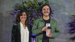 Daniel Pino, ilustrador santiagu�s con experiencia en el mundo editorial y el dise�o gr�fico que dirige la tienda taller de San Pedro Ratas con Faca, recibi� en Ourense el Premio Paraugas al mejor dise�o.