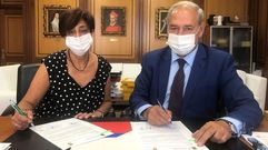 Tom� firm�, como presidente de la Diputaci�n, el convenio por el que se financiar�n las obras