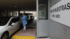 Imaxe de arquivo da zona do Hospital da Mari�a onde se fan probas do covid