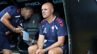El entrenador del Celta Fortuna, Fredi �lvarez, en el amistoso frente a la UD Ourense en Barreiro.