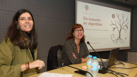 Imagen de las participantes en la charla