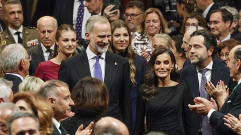 El rey Felipe VI, la reina Letizia, la princesa Leonor y la infanta Sofia, a su llegada a la ceremonia.