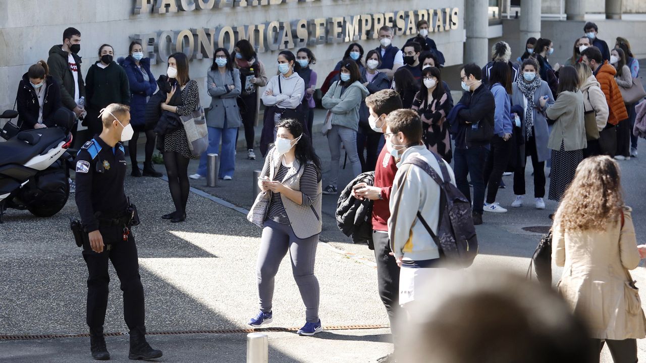 PP y PSOE hacen la misma propuesta por el mir en Vigo, pero se votan en contra