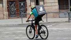 Un rider de Deliveroo, una de las empresas ms importantes de la economa gig