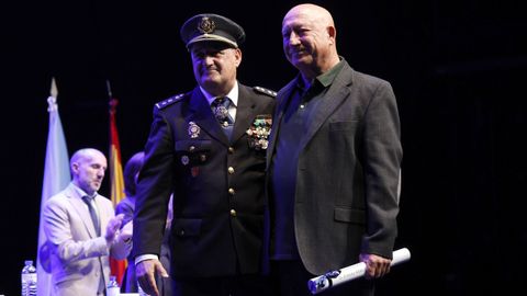 Los polic�as jubilados Francisco �lvarez y Ernesto Ara�jo pasaron a la condici�n de funcionarios honorarios