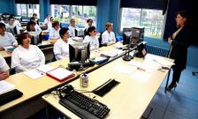 Mato conoci� ayer de primera mano el taller de de formaci�n sociosanitaria de Melide.