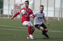Jorge intenta el control de un bal�n en el partido del pasado domingo ante el Ourense. 