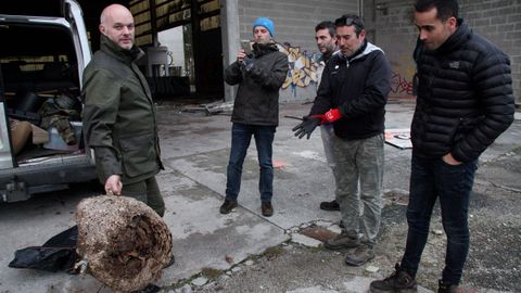 COIROS
ASTURIANOS APRENDEN A QUITAR NIDOS DE VELUTINASEN COIROS
CESAR DELGADO