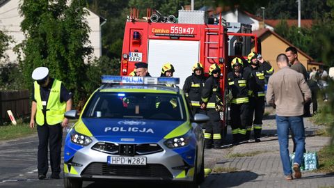 Servicios de emergencia en la localidad polaca donde cayó un dron ruso
