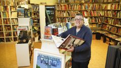 Santigo Navia, de la librer�a compostelana A Gata Tola, en una foto de archivo
