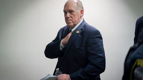 Tom Homan, instantes antes de la rueda de prensa donde anunci� la medida