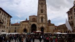 Merc�u Astur en la plaza de la Catedral