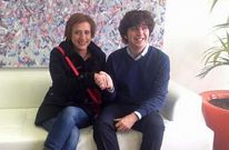 El peque�o Nicol�s, con la enfermera Teresa Romero, volvi� a contar su historia en televisi�n. 
