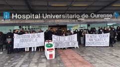 El mi�rcoles el personal de Urgencias se concentr� a las puertas del hospital para reclamar m�s contrataciones