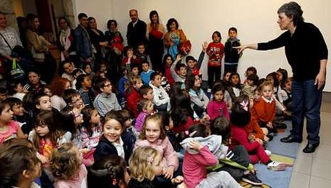Alumnos de O Pi�eiri�o durante la lectura en el Bouza Brey.