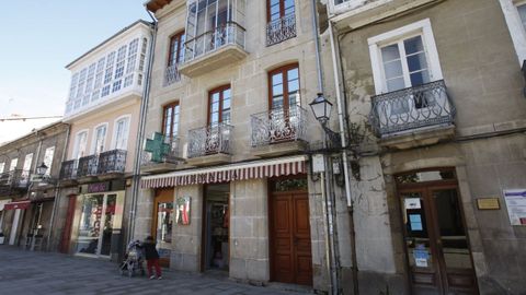 Farmacia Madri��n, en la calle Cardenal, de la que saldr� la comitiva f�nebre