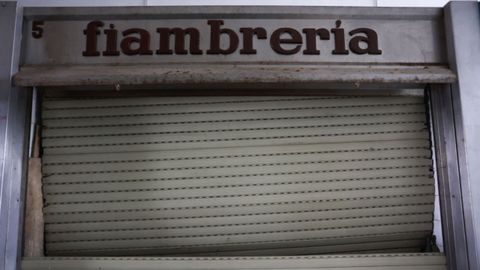Fiambres, carnicerías, pescaderías, un bazar o una floristería llegaron a funcionar en la plaza