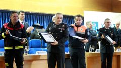 Caama�o, segundo pola esquerda, recolleu o reco�ecemento.