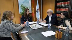 La reunin de trabajo que tuvo lugar en Sarria para tratar la reapertura del matadero municipal