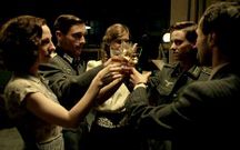 La serie est� protagonizada por cinco alemanes que parten al frente.