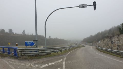 El tramo de subida que va de Arroxo (en la imagen, el acceso desde la N-634) a  A Xesta suele estar afectado por la niebla.