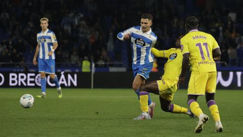 Lance del encuentro de la primera vuelta entre el Deportivo y el Valladolid en Abanca Riazor
