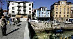Llanes es visitado cada d�a por centenares de turistas