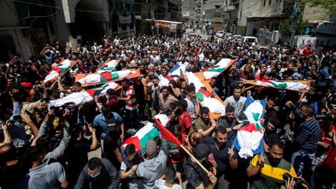 Funeral por un grupo de v�timas dos bombardeos na Franxa de Gaza