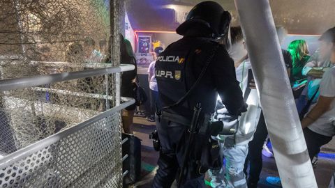 La Polic�a Nacional realiza controles especiales en determinadas zonas de ocio nocturno de  Oviedo.