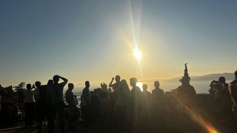 Los que eligieron el�paseo de Alfonso, un balc�n extraordinario sobre la r�a, no pod�an faltar