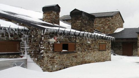 Fonte da Cova es propiedad del Concello de Carballeda de Valdeorras