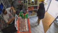 Un hombre atraca a punta de pistola un estanco en Gij�n