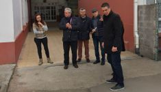 Visita del jefe territorial de Educaci�n, ayer al Ceip.