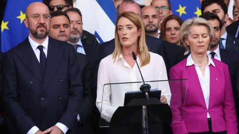 Charles Michel, presidenta del Consejo Europeo, en el centro de la imagen.