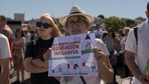 Manifestacin en Rianxo contra los recortes educativos