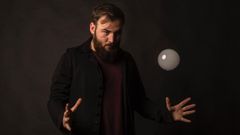 Joshua Kenneth, que naci en A Corua hace 28 aos, gan importantes premios de magia en los ltimos tiempos. SUE RAINBOW