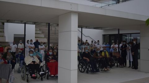 Minuto de silencio en Padre Rubinos, el centro de trabajo de Samuel Luiz.