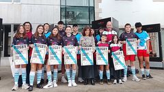 La alcaldesa, Mari�a Gueimunde, y representantes del club Ast�rix de Viveiro presentaron el campeonato,