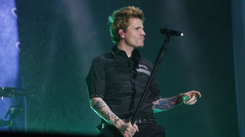 El m&uacute;sico y cantante Dani Mart&iacute;n durante un concierto en C&oacute;rdoba.
