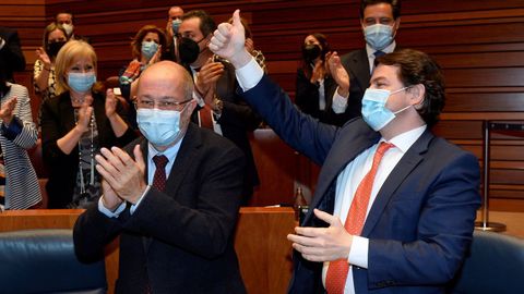 Francisco Igea (Cs) y Alfonso Fernndez Maueco (PP) celebran el pasado 22 de marzo la derrota de la mocin de censura presentada por el PSOE contra su Gobierno de coalicin en Castilla y Len