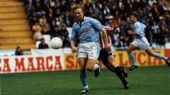 Karpin, en un partido de su primera temporada en el Celta, la 1997/1998.
