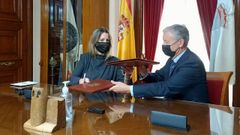 Firma del contrato entre la alcaldesa de Lugo y el responsable de Torsa Capital