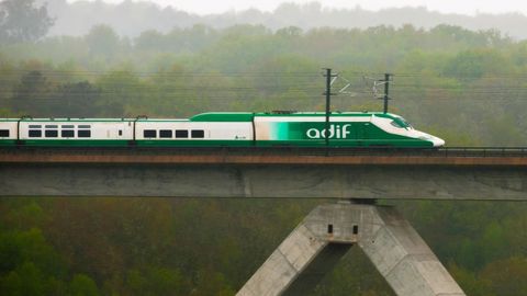 Un tren auscultador del ADIF