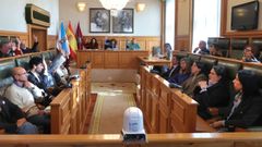 El pleno de Santiago, durante la votacin por las horas extras impagadas a policias locales y bomberos