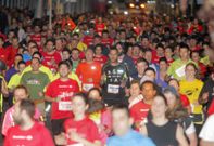 La salida depar una estampa multitudinaria en el estreno de la Sant Yago 10K. 
