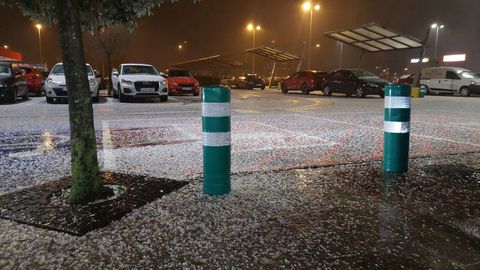 Una granizada ti gran parte de Lugo de blanco pasadas las 20.00 horas