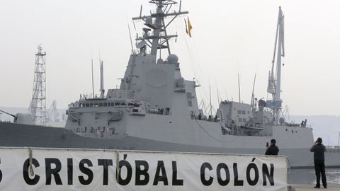 La fragata Crist�bal Col�n, en imagen de archivo en el Arsenal de Ferrol. 