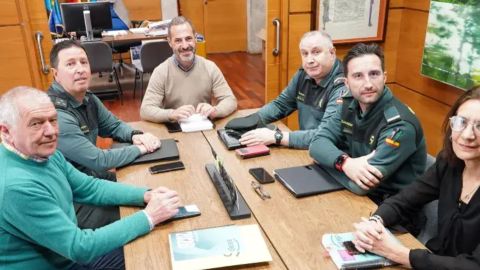 Reuni�n del alcalde de Siero, �ngel Garc�a, y miembros del gobierno local con Guardia Civil